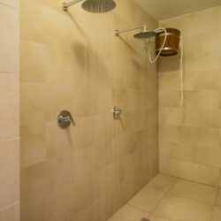 Apartament Słoneczny 12 - prysznice w saunie