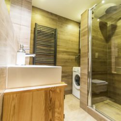 Apartament Słoneczny B5 – łazienka z prysznicem